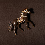 Broche Eki Crimson Chocolate